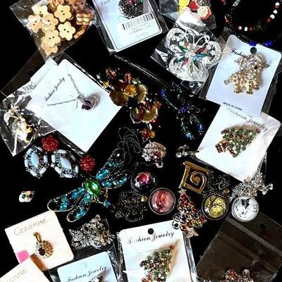 Colorful Rhinestone Brooches and Earrings 