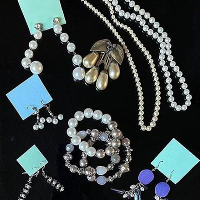 Faux and Genuine Pearl Jewelry 