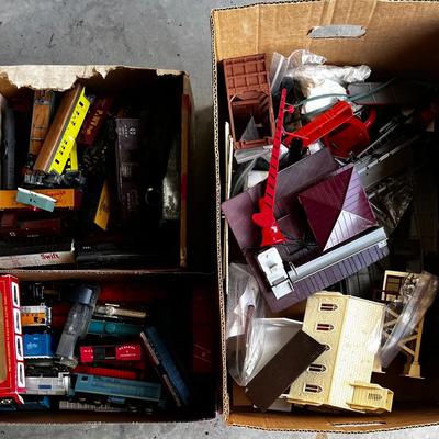 Box Lot Of Train Engines Cars & Accessories - Tyco, Mantua And More #2