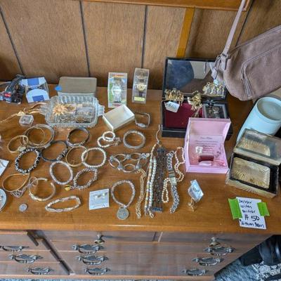 Sale Photo Thumbnail #46