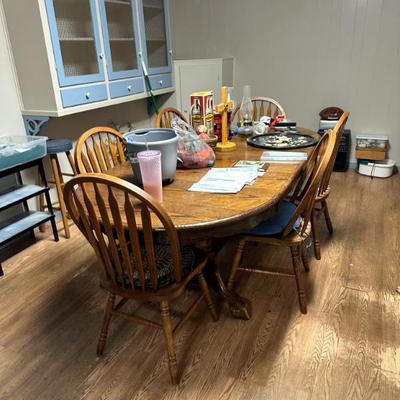 Oak Dining Table with 6 oak chairs $200 OBO