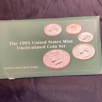 The 1993 United States Mint Uncirculated Coin Set - With P And D Mint Marks