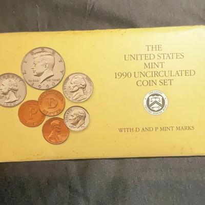 The United States Mint - 1990 Uncirculated ￼Coin Set 