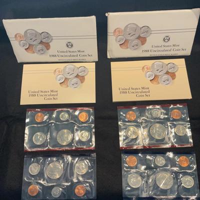 United States, mint 1988 , uncirculated coin, set with Denver and Philadelphia. Mint marks.