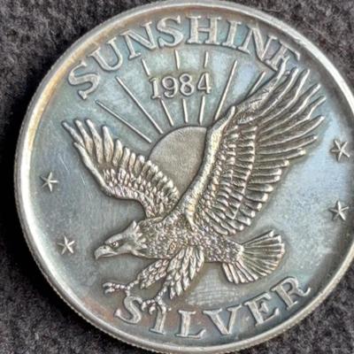 1984 Sunshine Mining 1 oz .999 Fine Silver Round, 