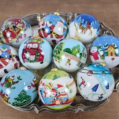 Lot #30 - Pier1 Li Bien Glass Christmas Ornaments