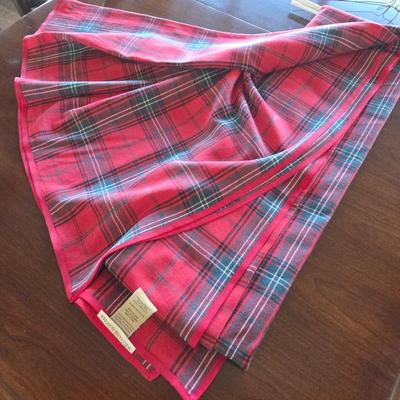 Lot #137 - Williams Sonoma Red Plaid Tablecloth – Holiday Tartan Dining Decor