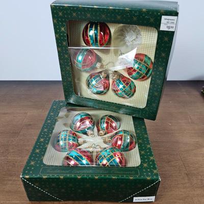 Lot #14 - Vintage Traditional European Glass Ornaments