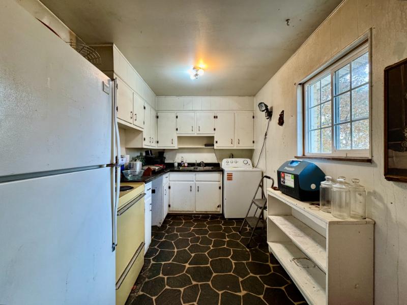 Sale Photo Thumbnail #17