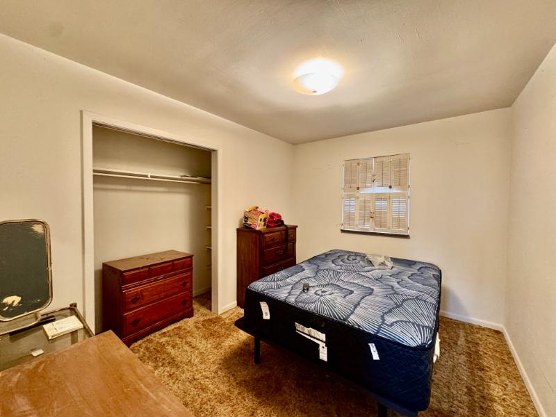 Sale Photo Thumbnail #32