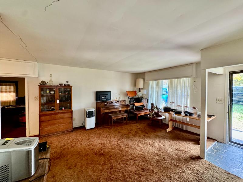 Sale Photo Thumbnail #13