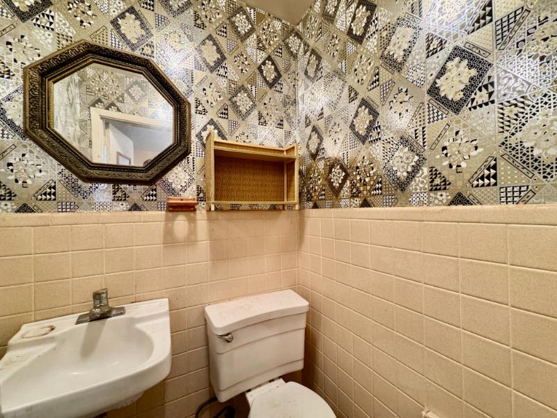 Sale Photo Thumbnail #28