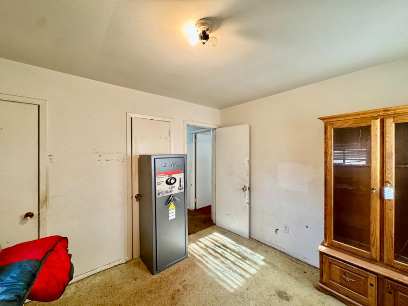 Sale Photo Thumbnail #27