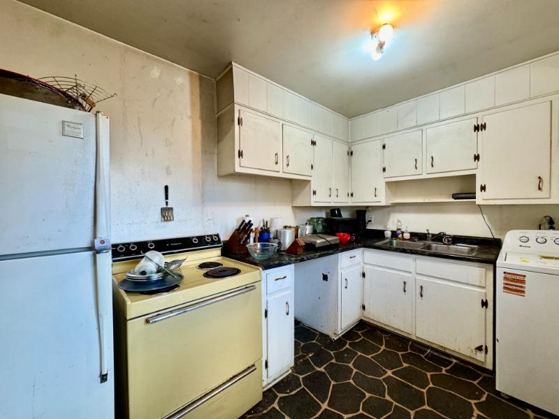 Sale Photo Thumbnail #18