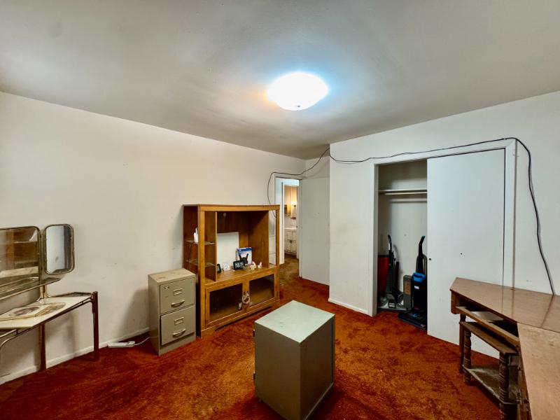 Sale Photo Thumbnail #30