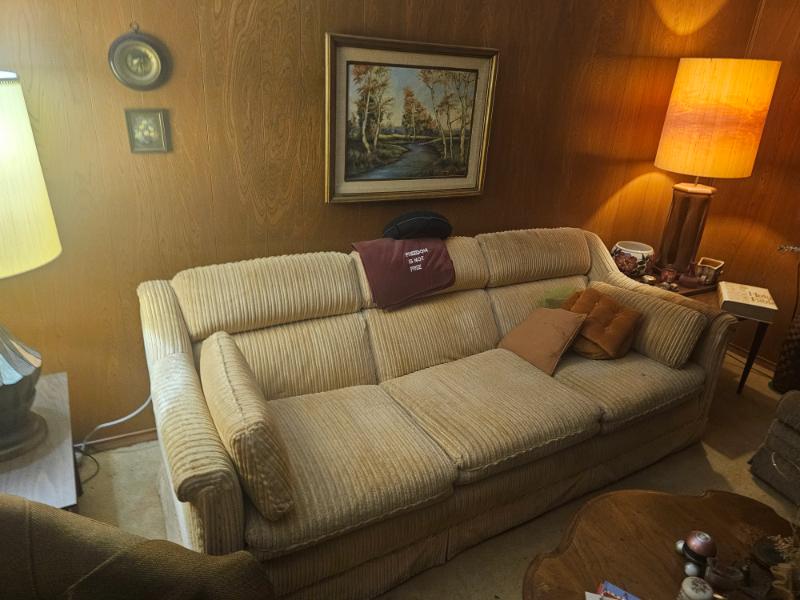 Sale Photo Thumbnail #112