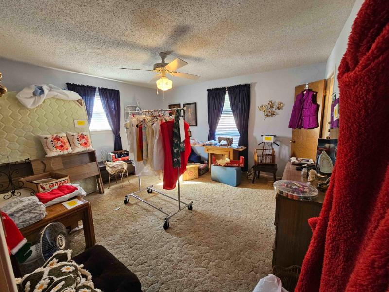 Sale Photo Thumbnail #4