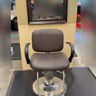 Salon Chair With Mat & Mirror 