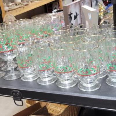 Sale Photo Thumbnail #182: Arby's Holly Berry Glass Set