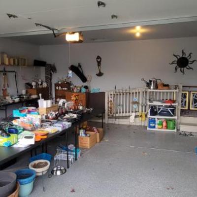 Sale Photo Thumbnail #202: Heres the Garage 