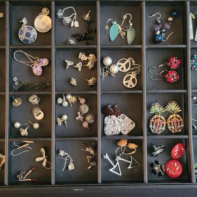 Sale Photo Thumbnail #246: Earrings 