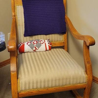 Sale Photo Thumbnail #44: Rocking Chair 