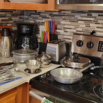 Sale Photo Thumbnail #7: Kitchen Ware