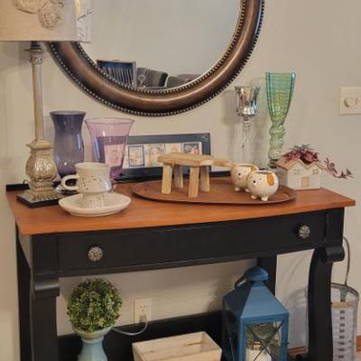 Sale Photo Thumbnail #17: Hall Table and Large Mirror 