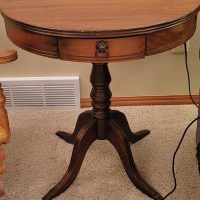 Sale Photo Thumbnail #103: Antique Duncan Phyfe Style  Drum Table 