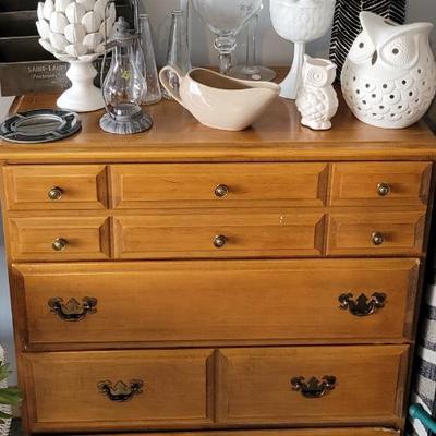 Sale Photo Thumbnail #218: Dresser with Decor 