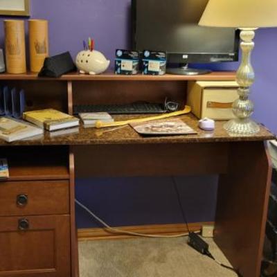 Sale Photo Thumbnail #51: Office Desk 