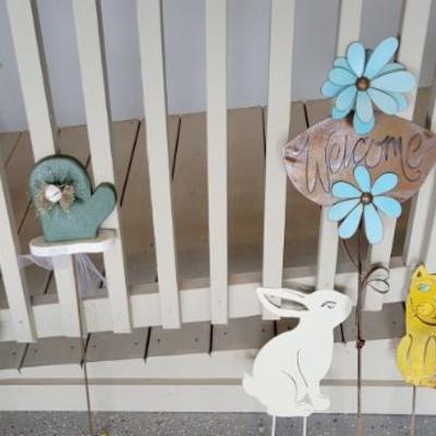 Sale Photo Thumbnail #213: Garden Decor 