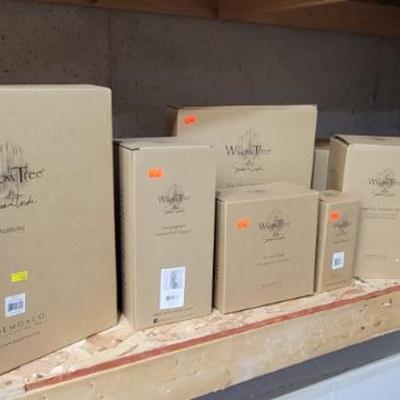 Sale Photo Thumbnail #164: Willow Tree Figures in the Box 