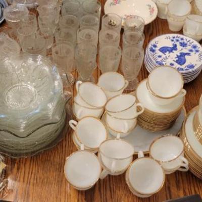 Sale Photo Thumbnail #23: Large Milkglass Dish Set