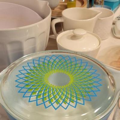Sale Photo Thumbnail #16: Vintage Pyrex