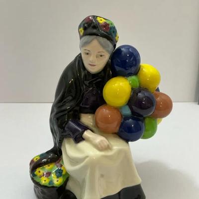Royal Dalton “ The Old Balloon Seller” Figuren