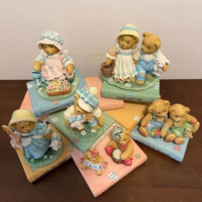 Nursery Book Stand For Cherished teddies