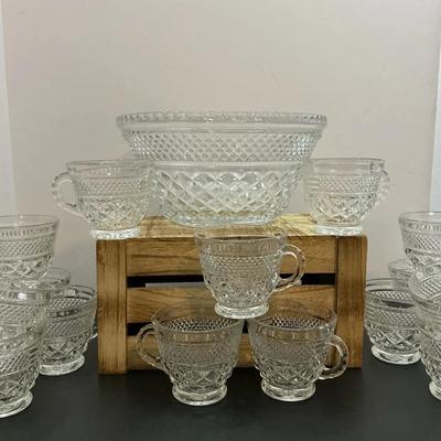 Anchor Hocking, Wexford Glass Punch Bowl And 16 Cups