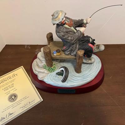 Emmett Kelly Jr. "Catch of the Day" figurine Signed COA