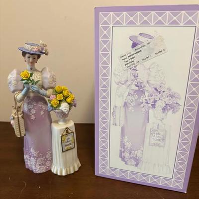 Avon Mrs. Albee Award porcelain figurine