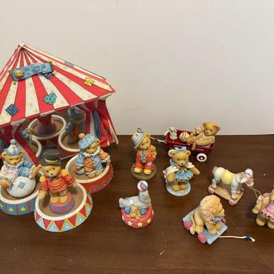 Huge Lot Of Cherished Teddies Teddy Bears Circus
