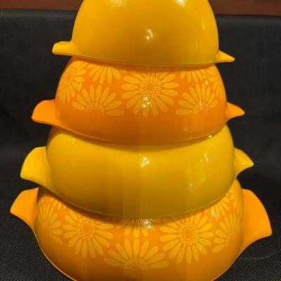 Vintage Pyrex Sunflower Nesting Cinderella Mixing Bowls