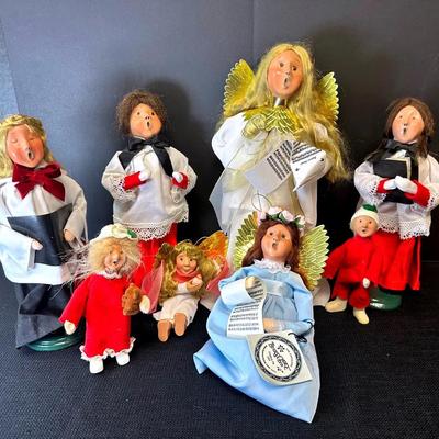 Byers' Choice Carolers Angel, 3 Children, 3 Small Children and Angel Ornament