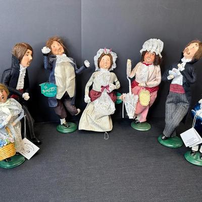 Byers' Choice 5 Adults/2 Children & Accessories  Mr. & Mrs. Fezziwig