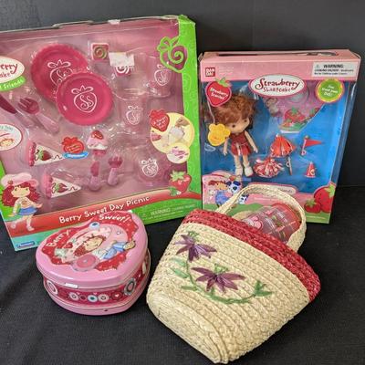 Strawberry Shortcake Doll & Accessories 