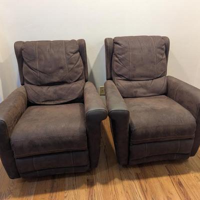 Pair of recliners 