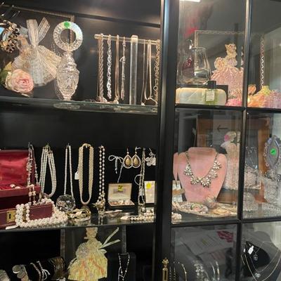 Sale Photo Thumbnail #31