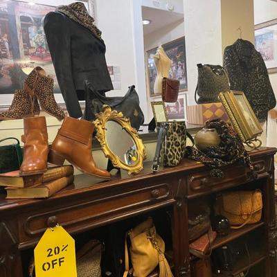 Sale Photo Thumbnail #25