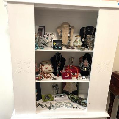 Sale Photo Thumbnail #46