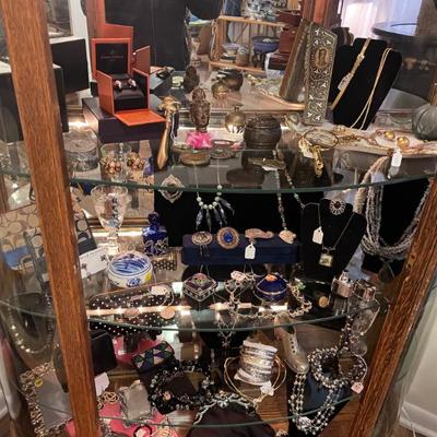 Sale Photo Thumbnail #34